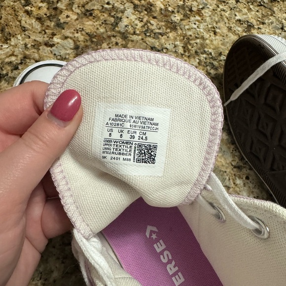 CONVERSE Platform High-tops. Size 8. Pink with multicolored flowers. - Picture 6 of 6